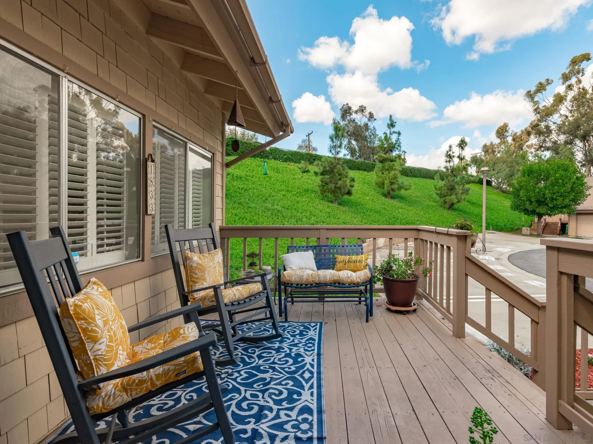 1833 Wintergreen Glen Escondido, CA 92026 - Photo 5 of 26