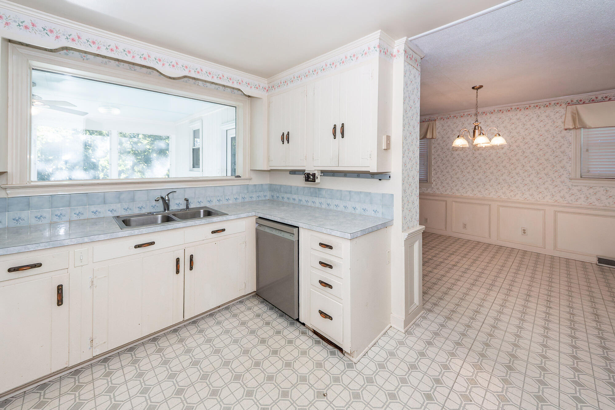 1039 Riverview Drive Hanahan, SC 29410 - Photo 19 of 54 19