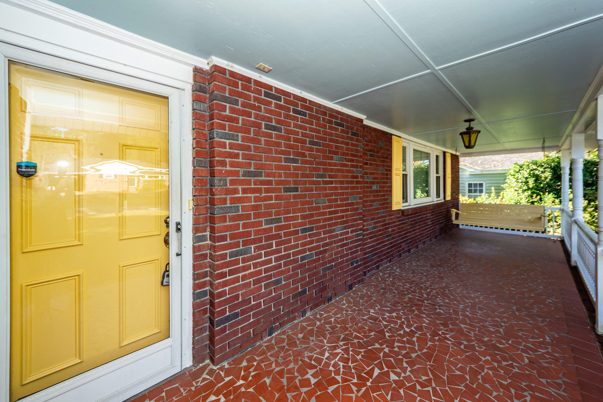 1039 Riverview Drive Hanahan, SC 29410 - Photo 2 of 54 02