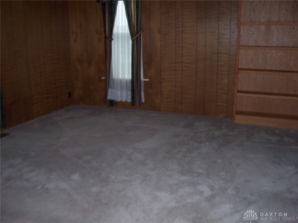 646 West Winnerline Road Eaton, OH 45320 - Photo 10 of 15 Living room