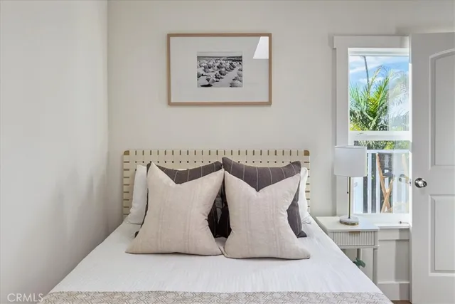 $1,389,500 | 523 South Francisca Avenue, Redondo Beach, CA 90277