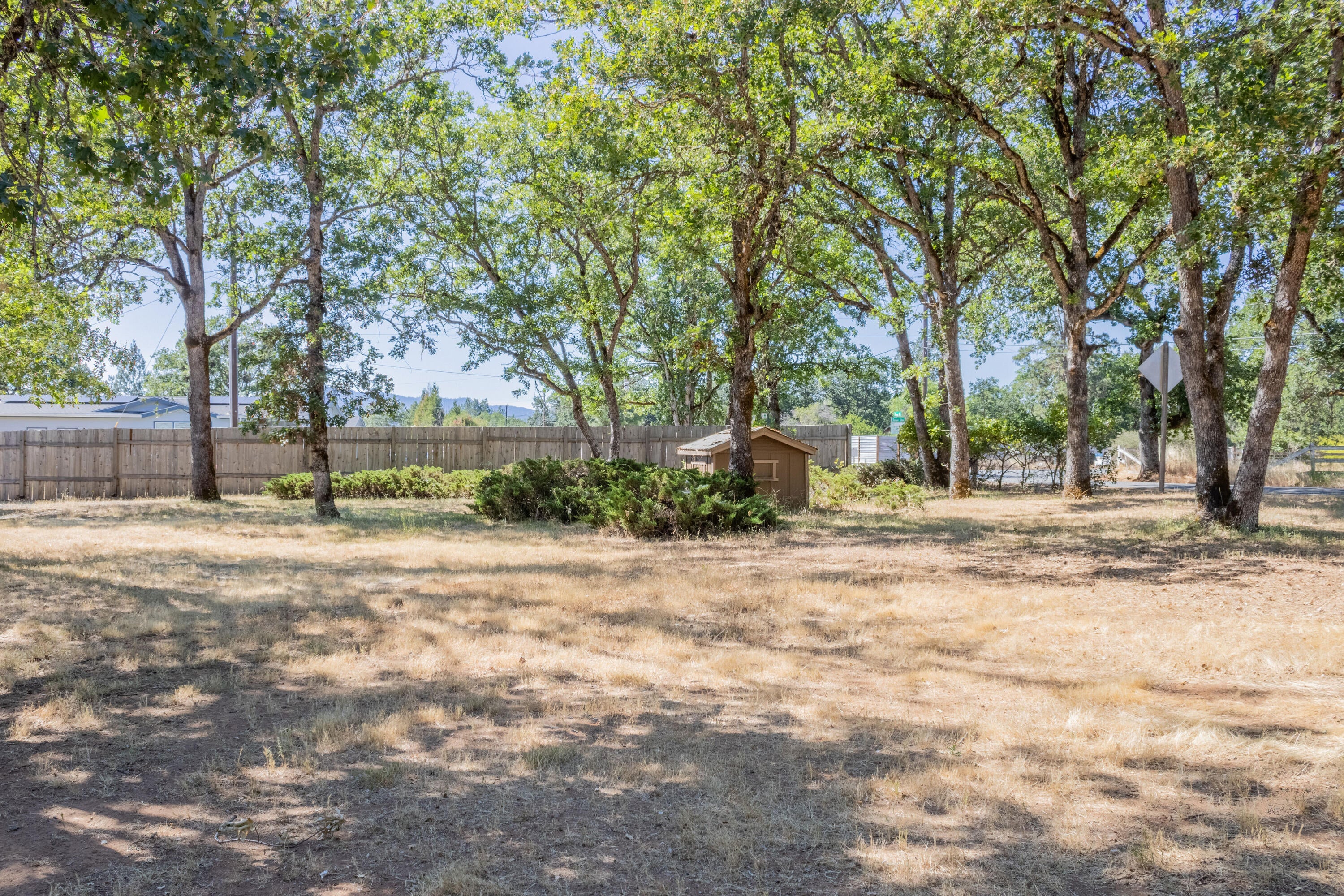 125 Harris Road Grants Pass, OR 97526 - Photo 20 of 26 21