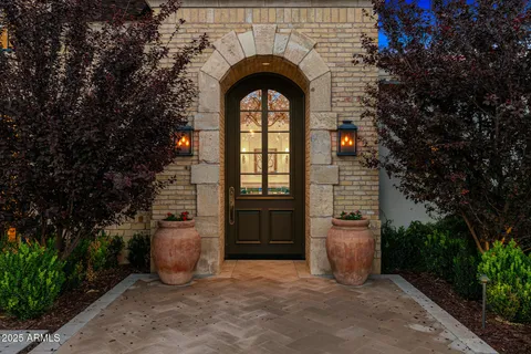 $9,450,000 | 6702 East Kasba Circle, Paradise Valley, AZ 85253