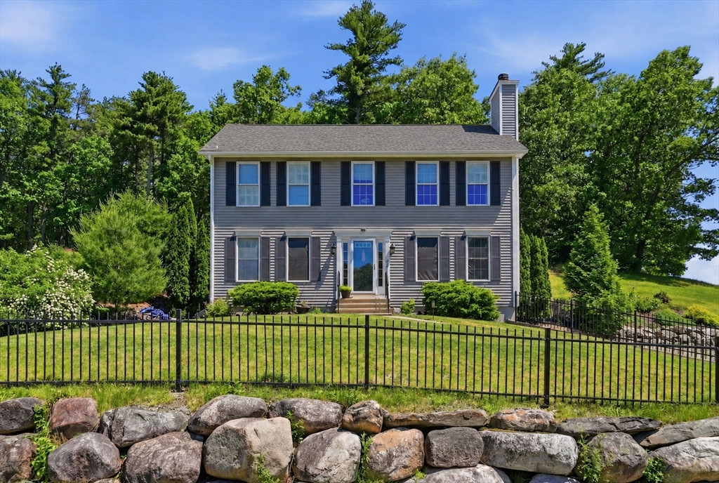 67 Hidden Road Dracut, MA 01826 - Photo 2 of 32