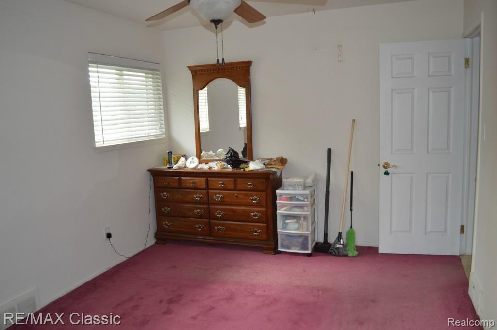 18455 Stephens Road Eastpointe, MI 48021 - Photo 6 of 17 Stephens8.jpg