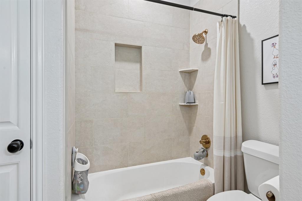 4018 Enclave Lane Rowlett, TX 75089 - Photo 22 of 39