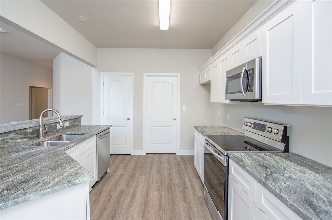 16936 Prado Loop Loxley, AL 36551 - Photo 8 of 33 Kitchen