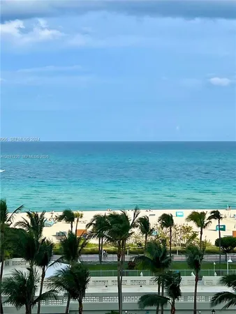 $2,250 | 2899 Collins Avenue, Unit 905, Miami Beach, FL 33140