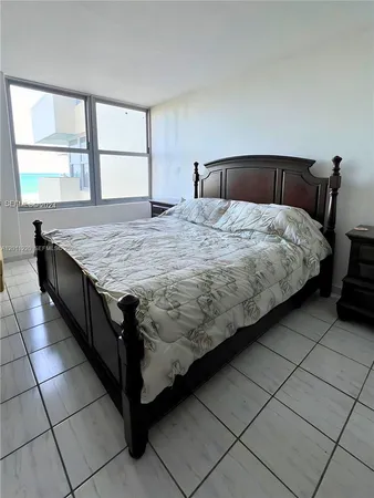 $2,250 | 2899 Collins Avenue, Unit 905, Miami Beach, FL 33140
