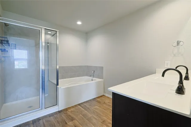 $2,100 | 707 Acacia Park Lane, Rosharon, TX 77583