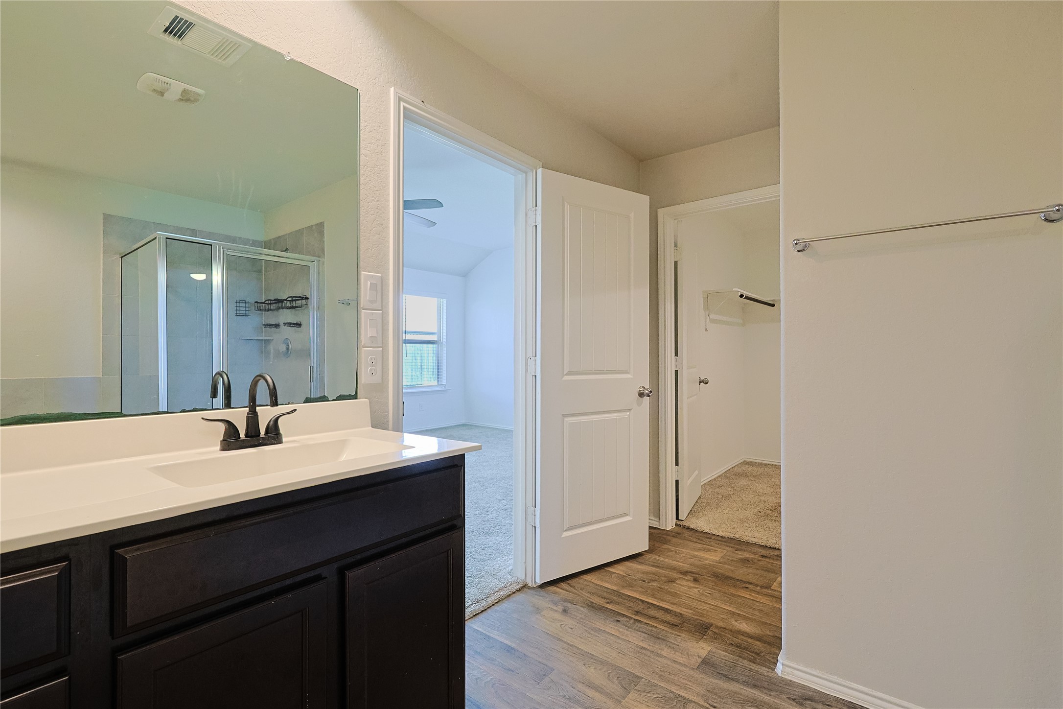 707 Acacia Park Lane Rosharon, TX 77583 - Photo 22 of 24 Master Bath pic 2
