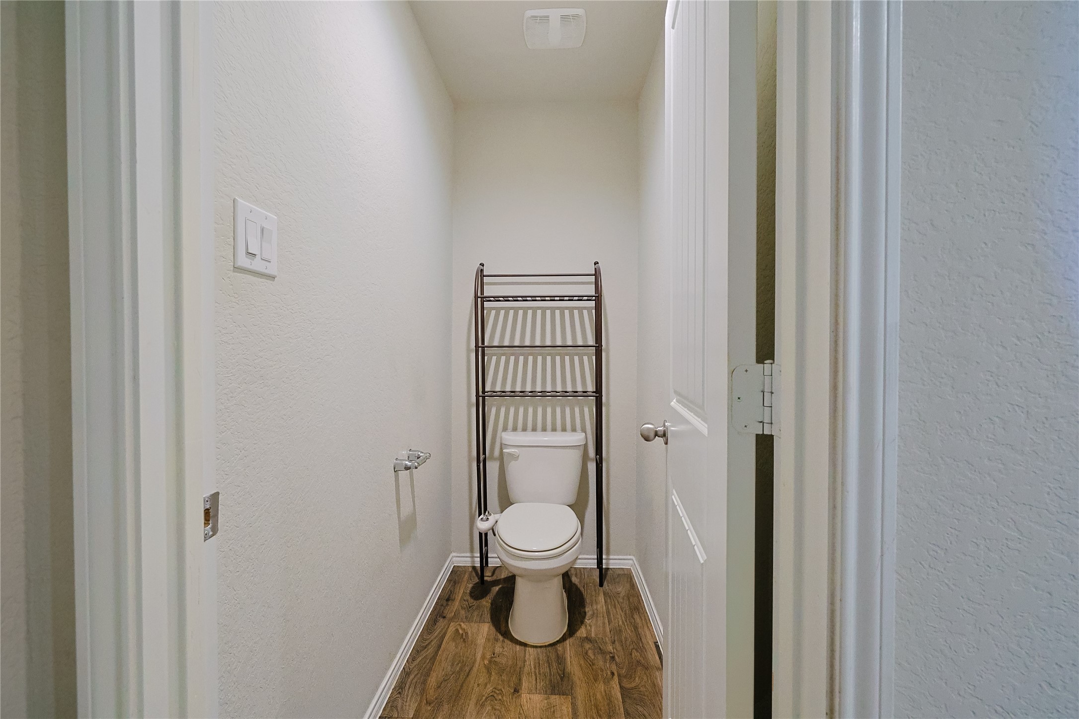 707 Acacia Park Lane Rosharon, TX 77583 - Photo 23 of 24 Master Bath private Toilet
