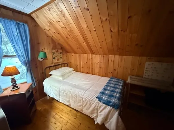 $5,000 | 211 Lake Avenue, Sunapee, NH 03782