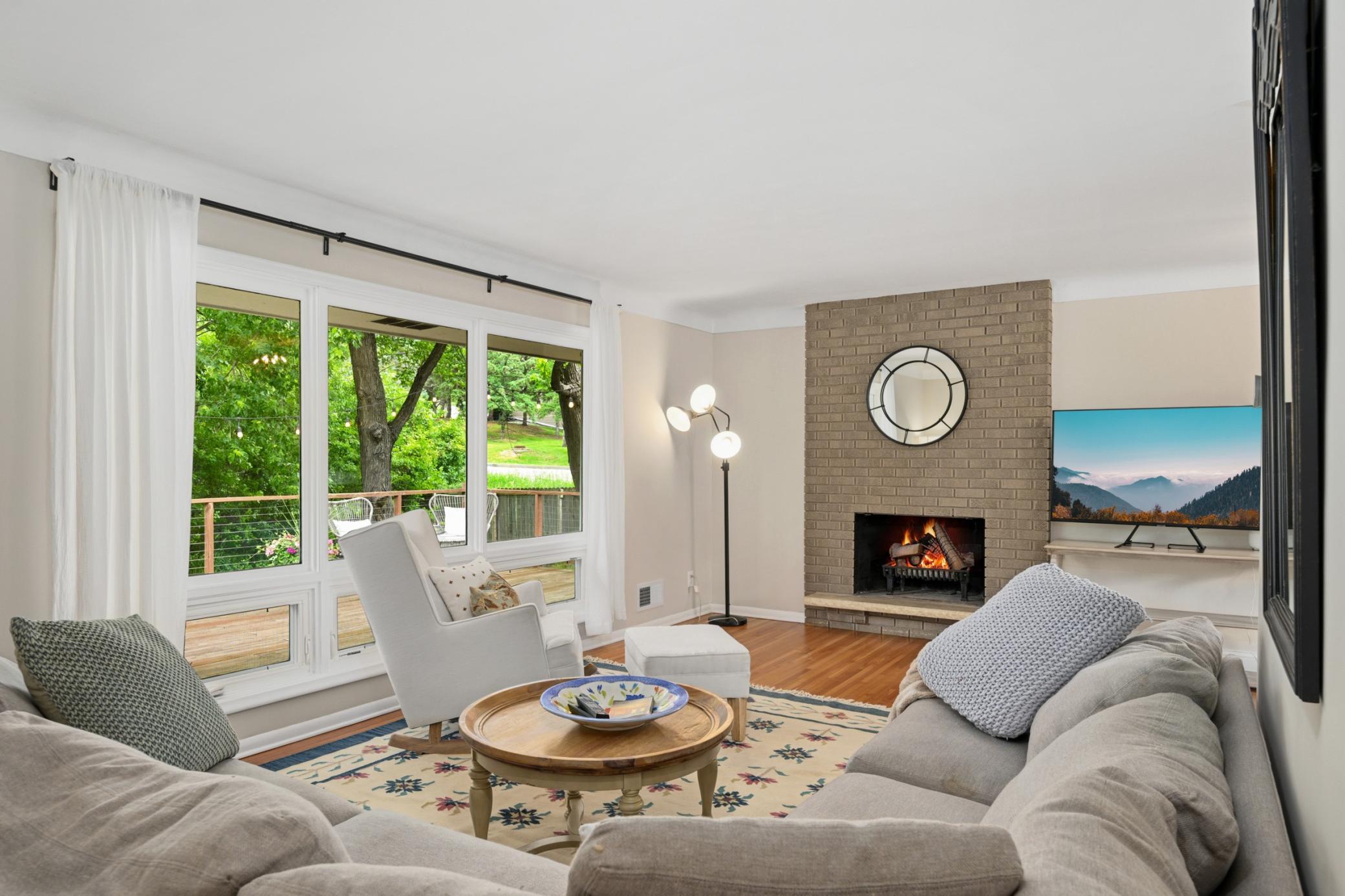 11200 Oakvale Road North Minnetonka, MN 55305 - Photo 12 of 37