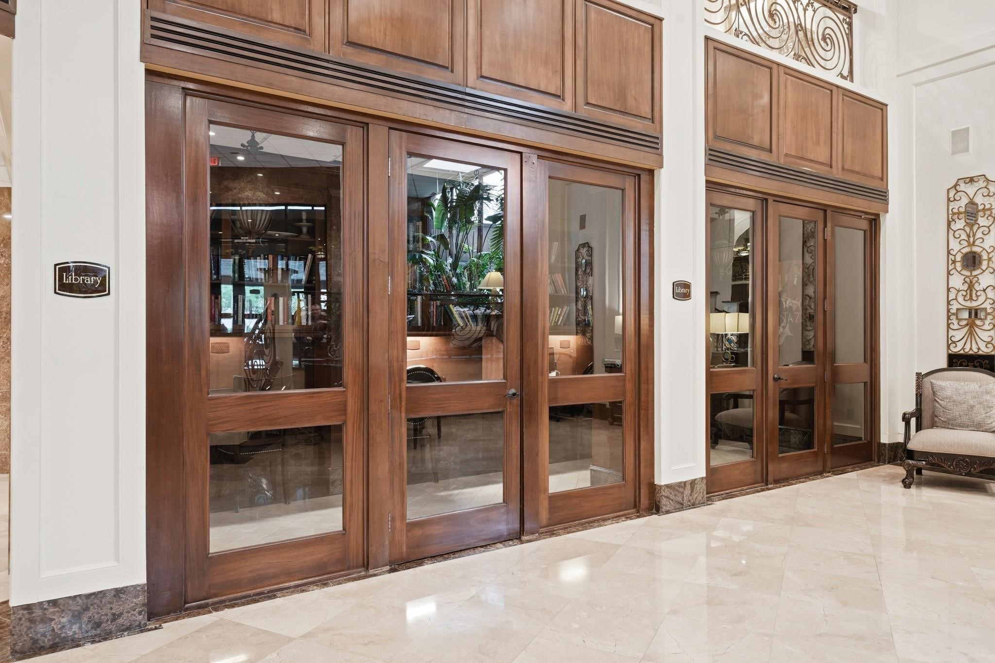 3525 Sage Road, Unit 304 Houston, TX 77056 - Photo 32 of 34 Gallery Image 32