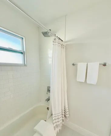 $3,700 | 311 North Swinton Avenue, Delray Beach, FL 33444