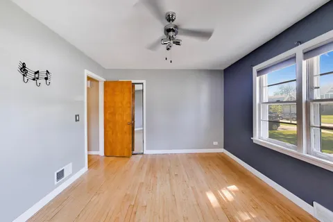 $524,999 | 479 North Elm Avenue, Elmhurst, IL 60126