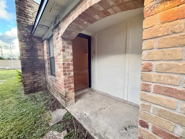 $1,500 | 8915 Emnora Lane, Unit C, Houston, TX 77080