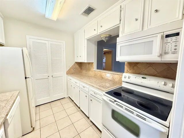 $1,500 | 8915 Emnora Lane, Unit C, Houston, TX 77080