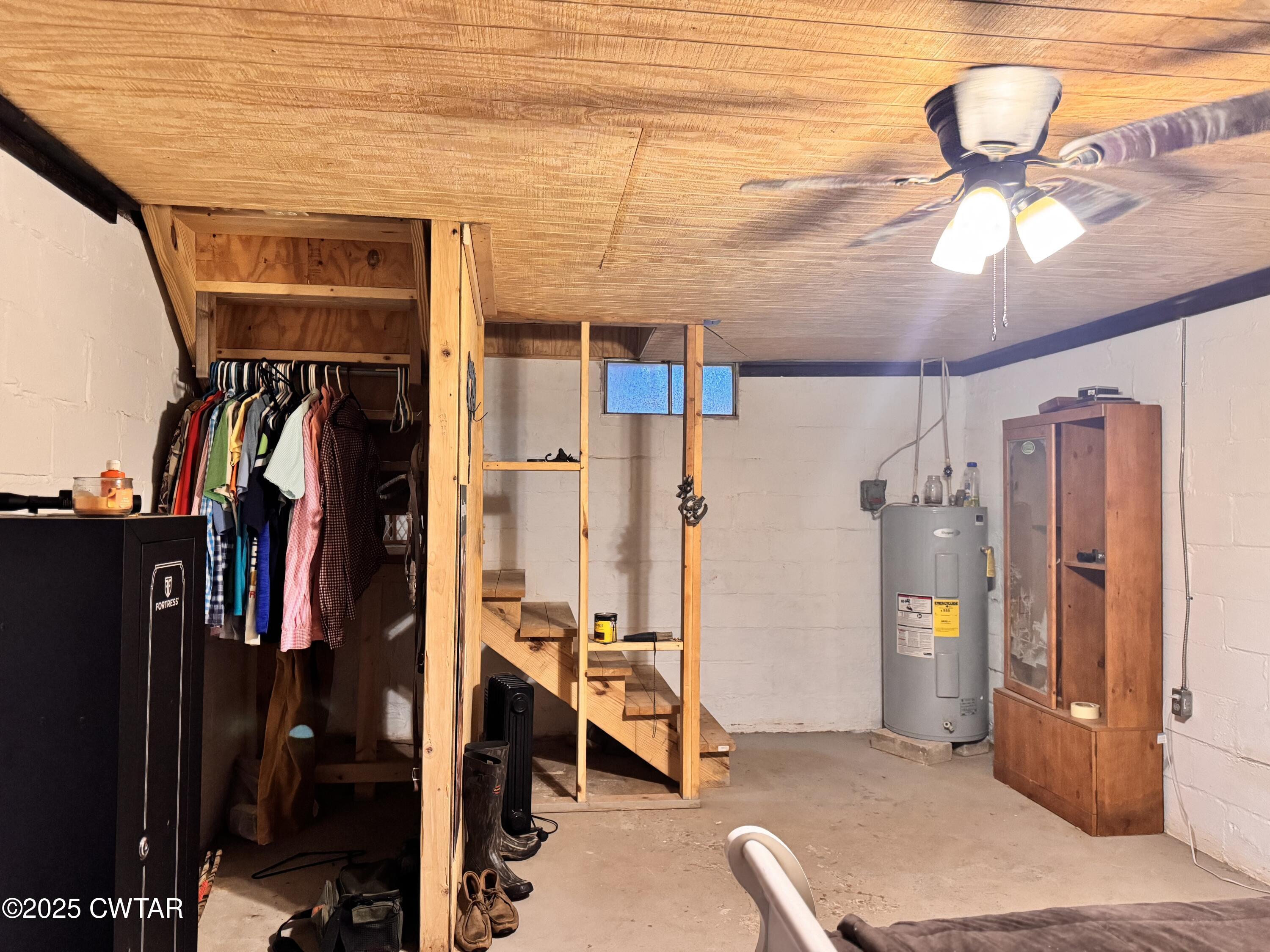 2727 Marvin Vaught Road Troy, TN 38260 - Photo 11 of 19 a view of walk in closet