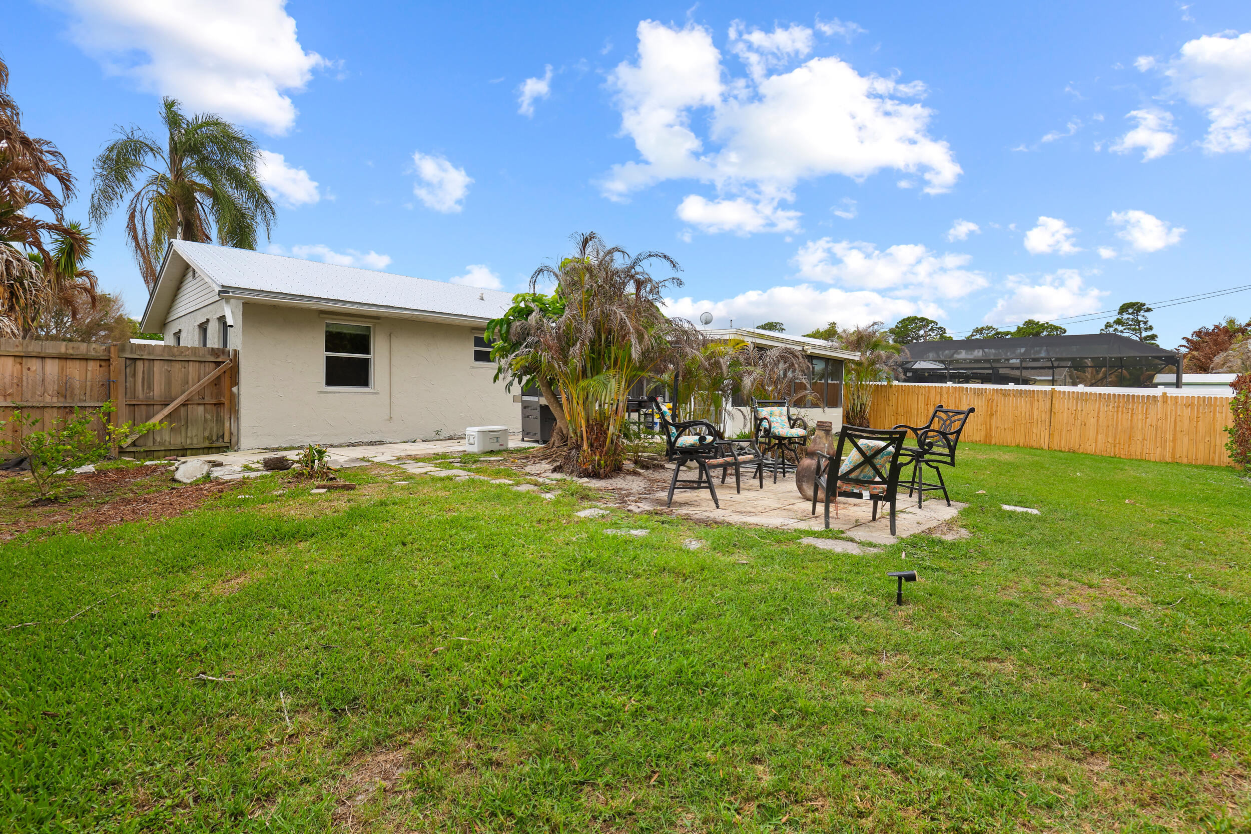 1741 Southeast Jackson Street Stuart, FL 34997 - Photo 32 of 35 53_0o1a5294