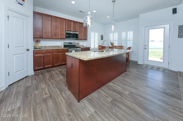 $585,900 | 102 Currituck Reserve Parkway, Moyock, NC 27958