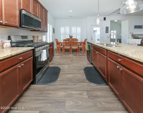 $585,900 | 102 Currituck Reserve Parkway, Moyock, NC 27958