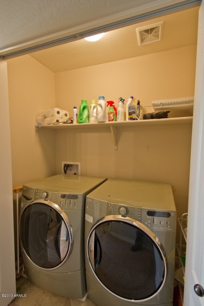 4073 East Tulsa Street Gilbert, AZ 85295 - Photo 24 of 33 a utility room with dryer and washer