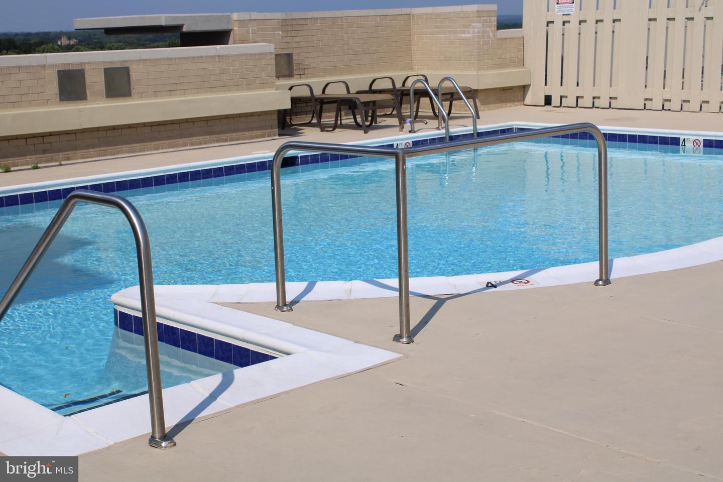 11800 Sunset Hills Road, Unit 509 Reston, VA 20190 - Photo 34 of 37 Roof top pool