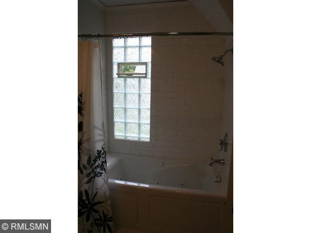 1156 Marion Street St. Paul, MN 55117 - Photo 10 of 16