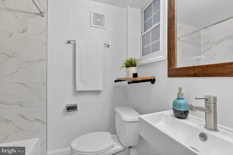 $949,000 | 600 Harvard Street Northwest, Unit 1, Washington, DC 20001