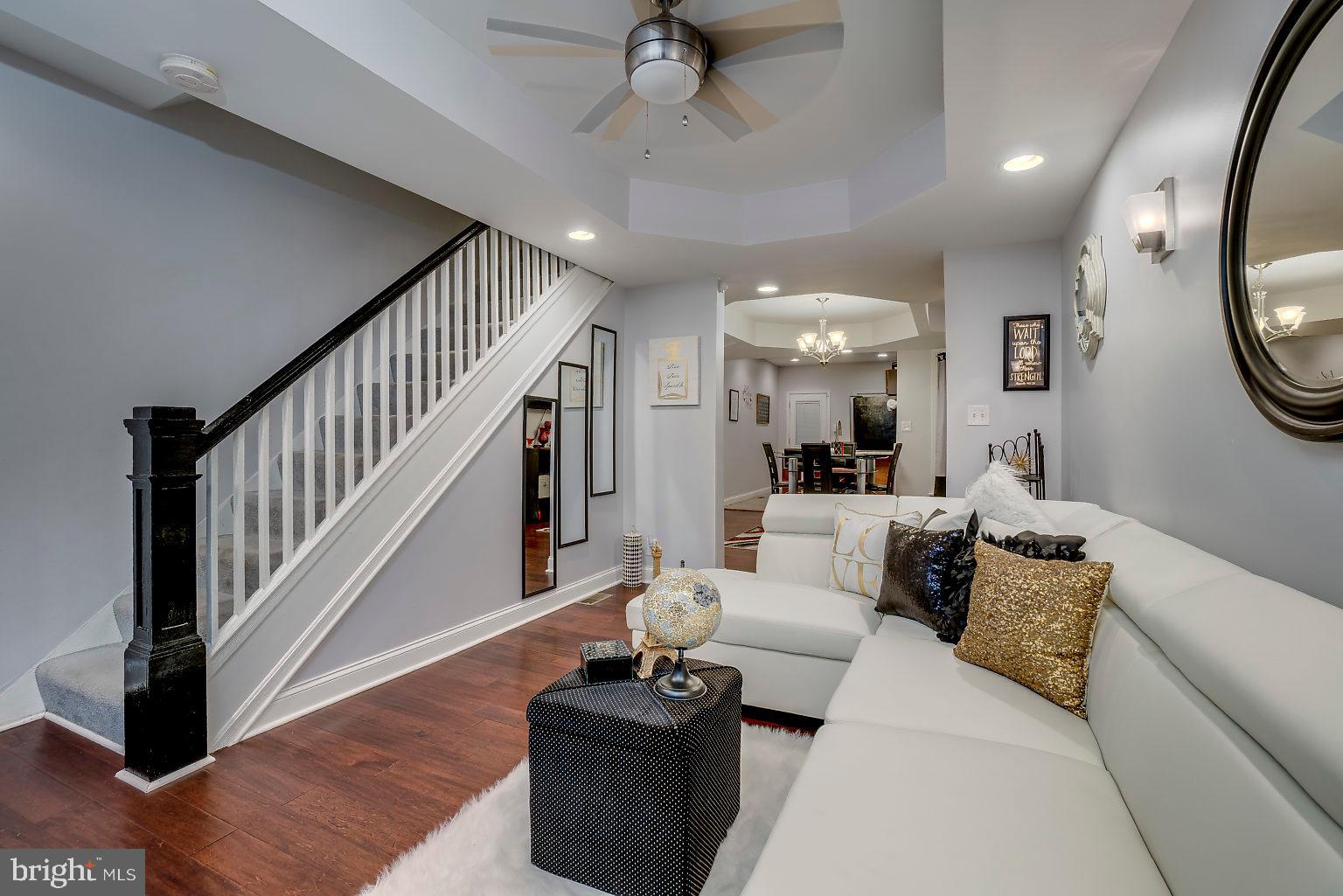3908 Woodridge Road Baltimore, MD 21229 - Photo 1 of 38