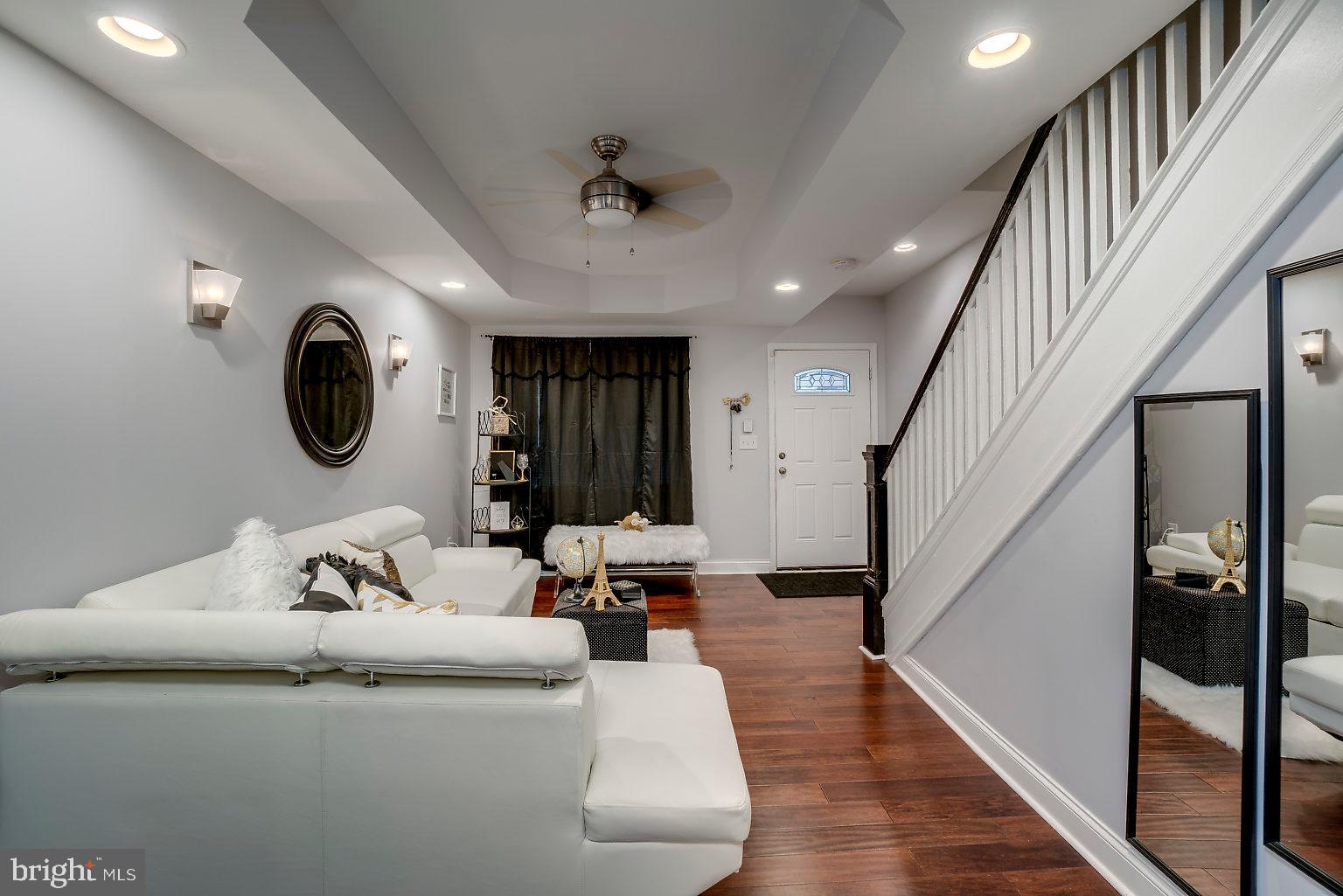 3908 Woodridge Road Baltimore, MD 21229 - Photo 3 of 38