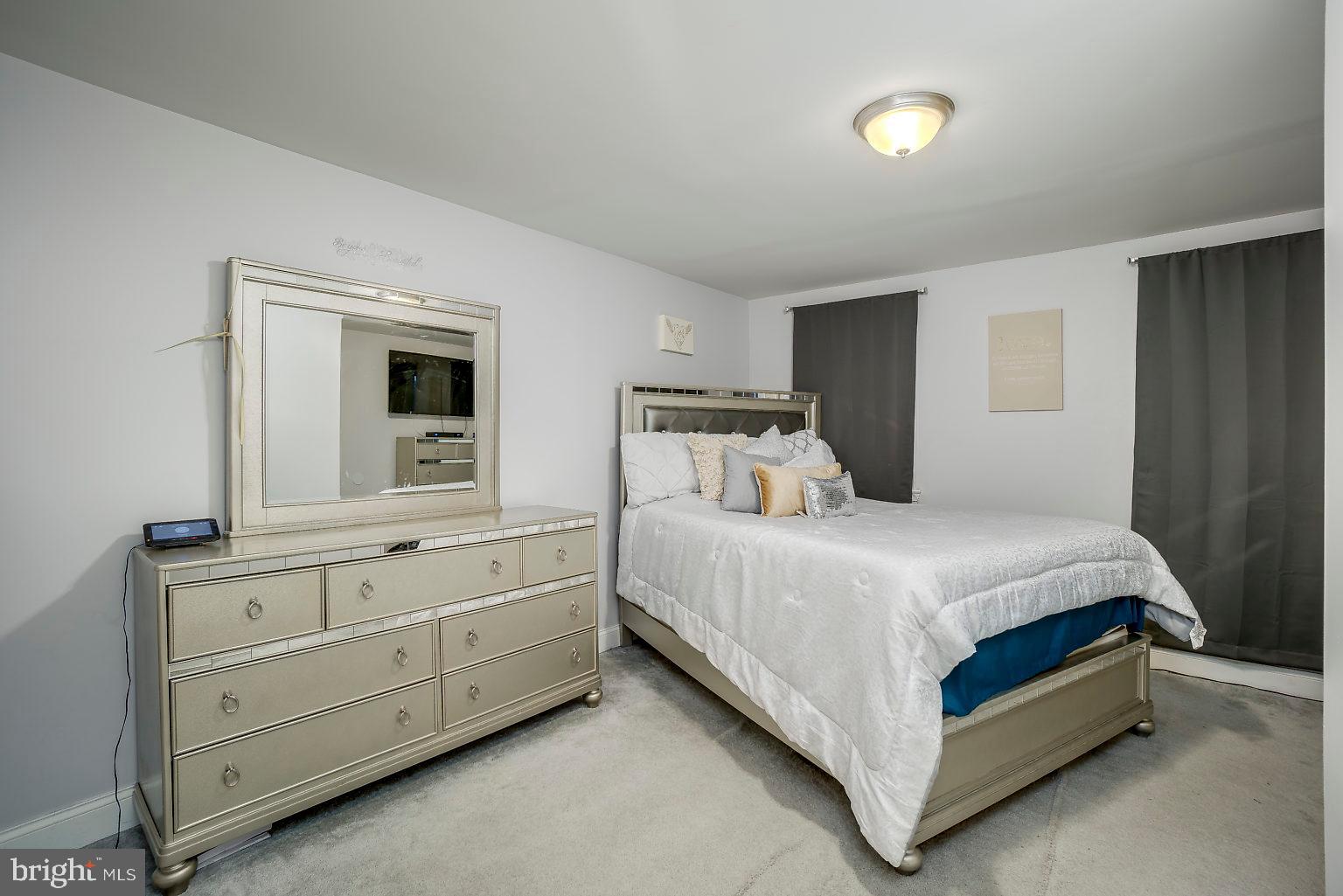 3908 Woodridge Road Baltimore, MD 21229 - Photo 26 of 38