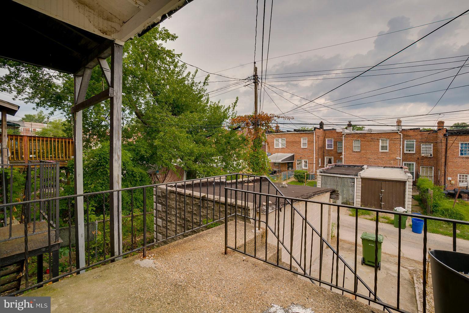 3908 Woodridge Road Baltimore, MD 21229 - Photo 8 of 38