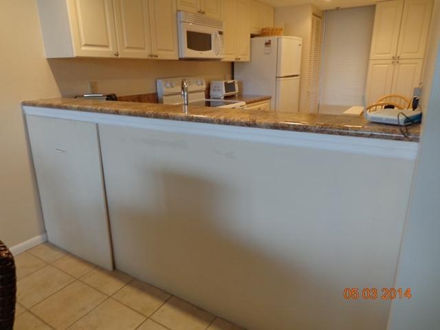 2707 North Ocean Boulevard, Unit 306D Boca Raton, FL 33431 - Photo 12 of 35 Kitchen Snack Bar