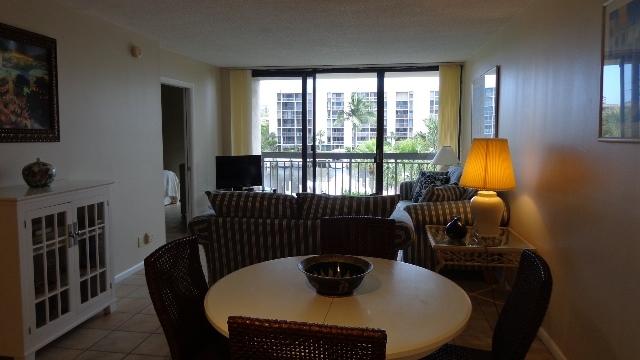 2707 North Ocean Boulevard, Unit 306D Boca Raton, FL 33431 - Photo 15 of 35 Dining Area