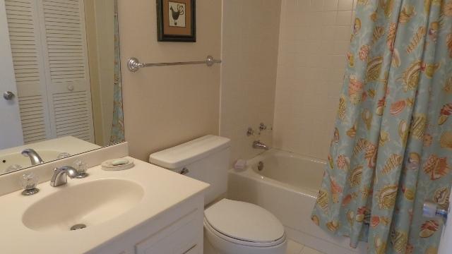 2707 North Ocean Boulevard, Unit 306D Boca Raton, FL 33431 - Photo 23 of 35 2nd Bathroom