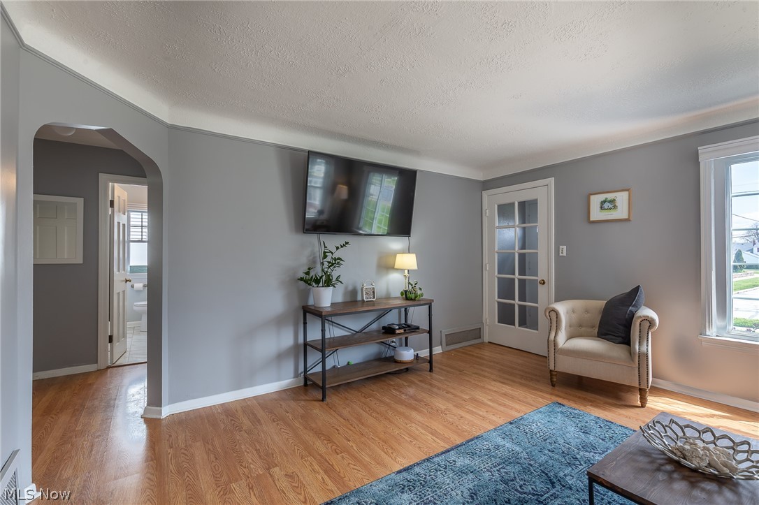 1354 Mayfield Ridge Road Cleveland, OH 44124 - Photo 9 of 24