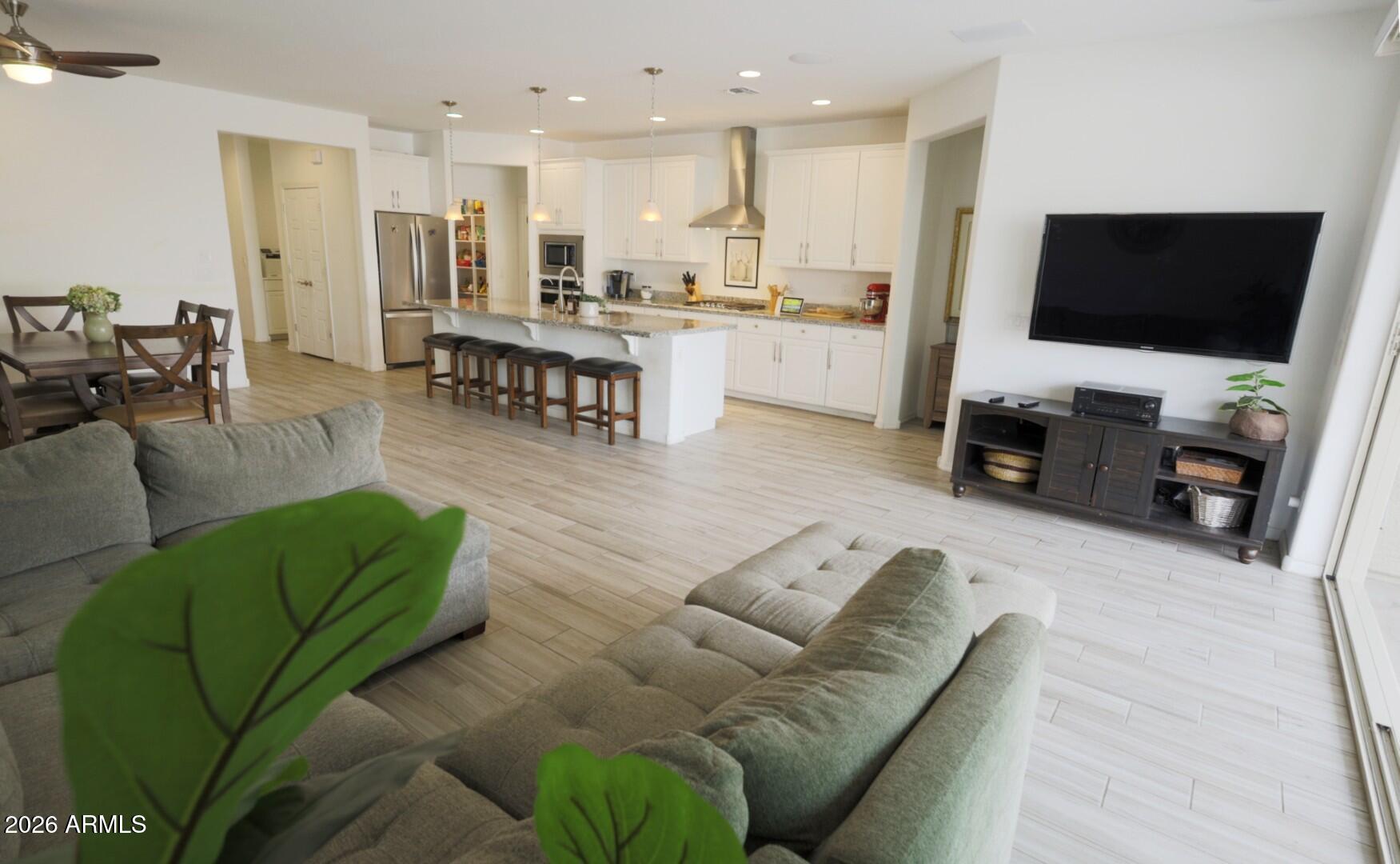 2318 East Harwell Road Phoenix, AZ 85042 - Photo 27 of 89 kitchen/great room