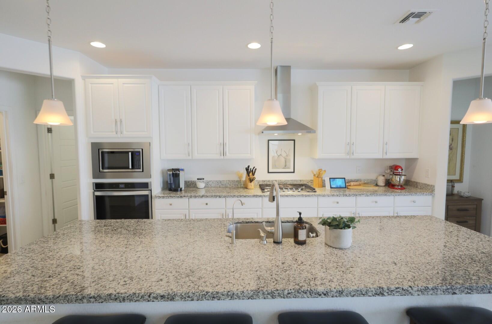 2318 East Harwell Road Phoenix, AZ 85042 - Photo 30 of 89 kitchen granit counter