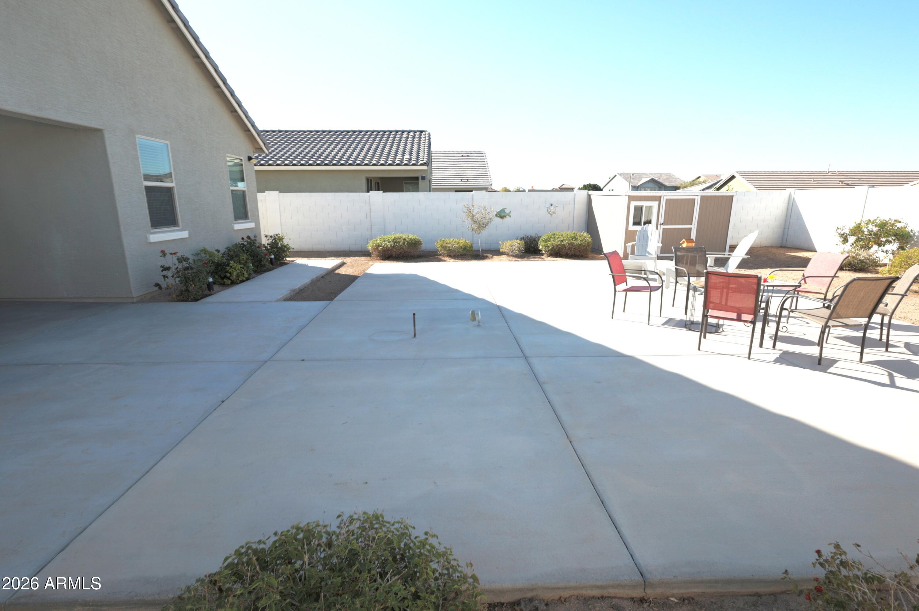 2318 East Harwell Road Phoenix, AZ 85042 - Photo 63 of 89 large backyard slab