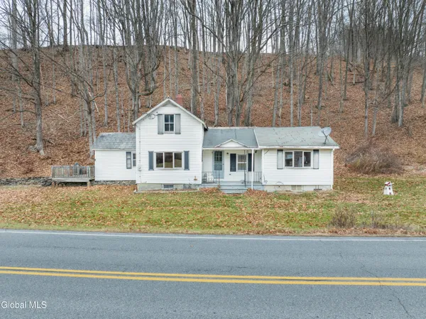 $179,900 | 403 Ashgrove Road, White Creek, NY 12816
