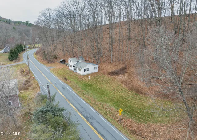 $189,900 | 403 Ashgrove Road, White Creek, NY 12816