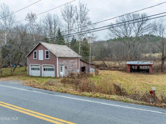 $189,900 | 403 Ashgrove Road, White Creek, NY 12816