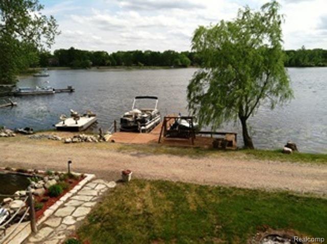 3794 Cedar Point Howell, MI 48843 - Photo 61 of 66 31 Lake View.jpg