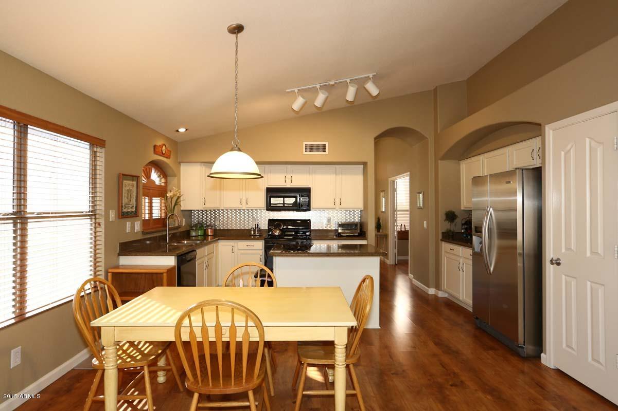 4616 East Jaeger Road Phoenix, AZ 85050 - Photo 8 of 34 jaegerKitchen