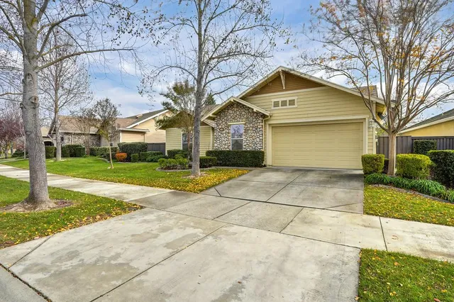 $599,950 | 2726 Heritage Park Lane, Sacramento, CA 95835