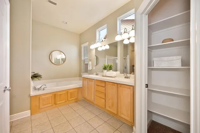 $599,950 | 2726 Heritage Park Lane, Sacramento, CA 95835