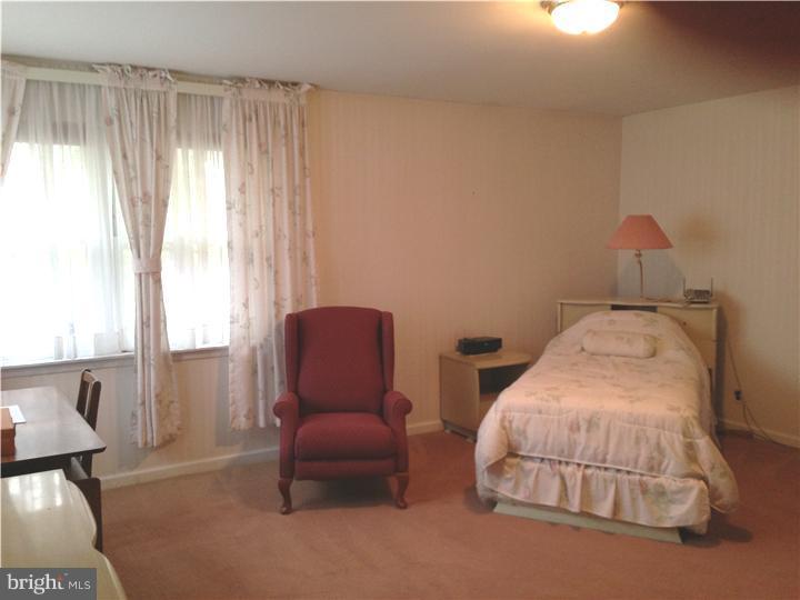 205 Kent Road Wyncote, PA 19095 - Photo 13 of 24 Bedroom - Main